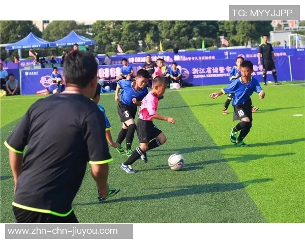 探索俄罗斯足球袜的历史与文化影响力及其在全球市场的地位 探索俄罗斯足球袜的历史与文化影响力及其在全球市场的地位